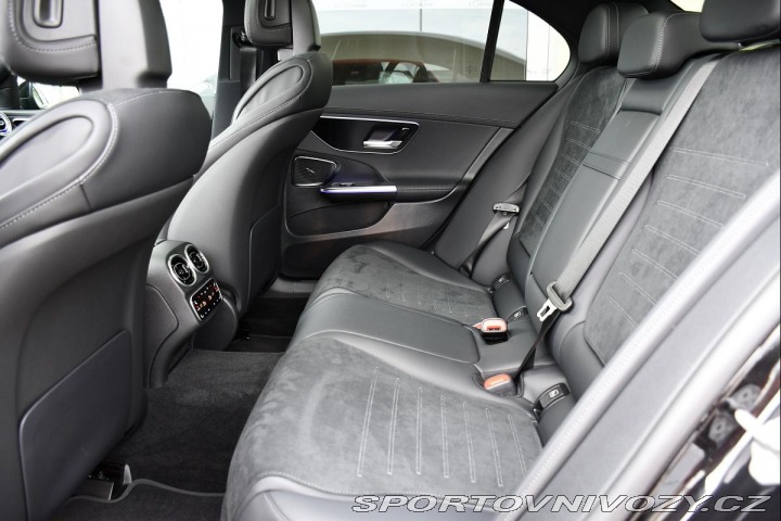 Mercedes-Benz C 400e 4M HYBRID PANO ZÁRUK 2023