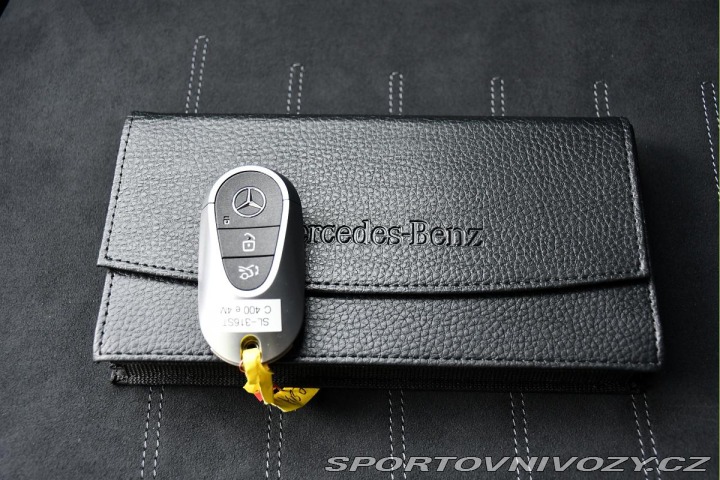 Mercedes-Benz C 400e 4M HYBRID PANO ZÁRUK 2023