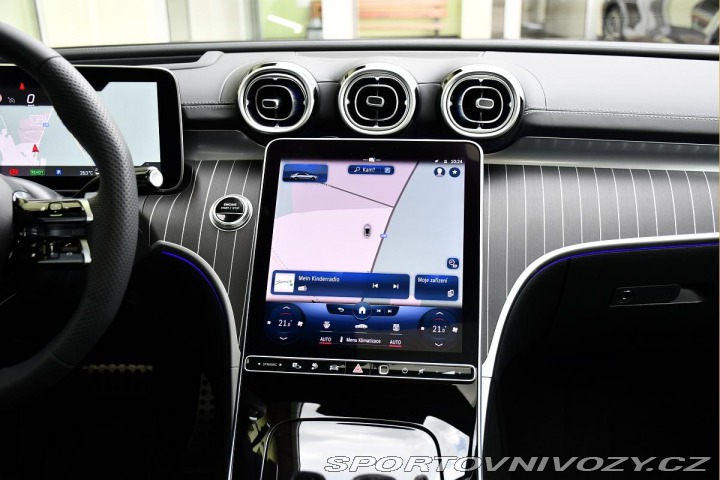 Mercedes-Benz C 400e 4M HYBRID PANO ZÁRUK 2023