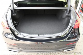Mercedes-Benz C 400e 4M HYBRID PANO ZÁRUK 2023