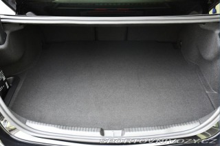 Mercedes-Benz C 400e 4M HYBRID PANO ZÁRUK 2023