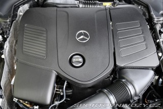 Mercedes-Benz C 400e 4M HYBRID PANO ZÁRUK 2023