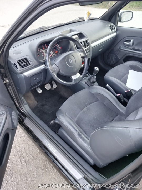 Renault Clio Sport  2003