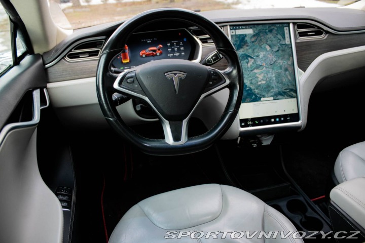 Tesla Model S 2014