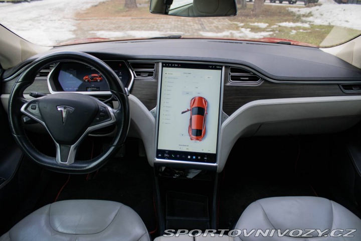 Tesla Model S 2014