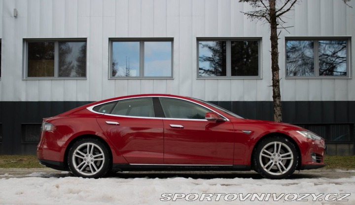 Tesla Model S 2014