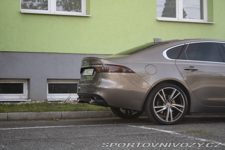 Jaguar XF 3.0D TDV6 Portfolio Auto 2016