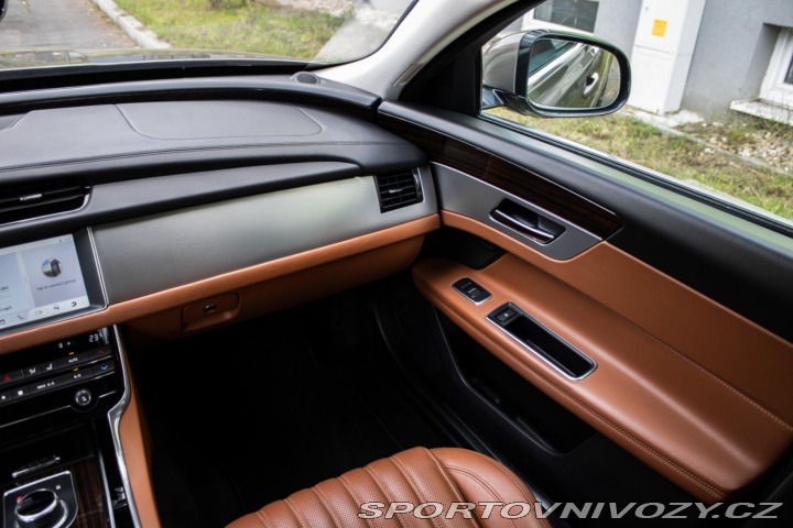Jaguar XF 3.0D TDV6 Portfolio Auto 2016