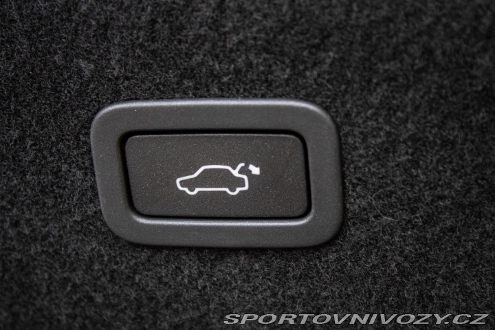 Jaguar XF 3.0D TDV6 Portfolio Auto 2016