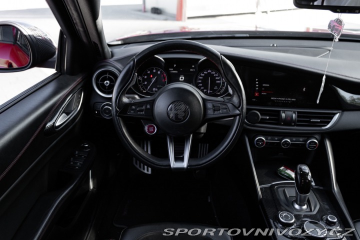 Alfa Romeo Giulia 2.9 Twin Turbo V6 510 AT 2017