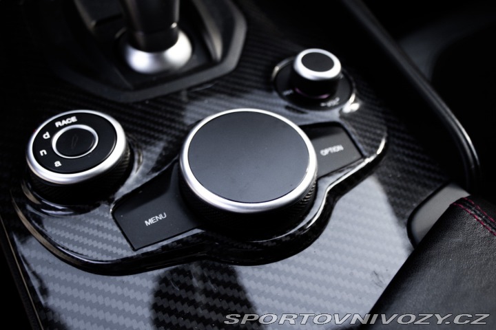 Alfa Romeo Giulia 2.9 Twin Turbo V6 510 AT 2017