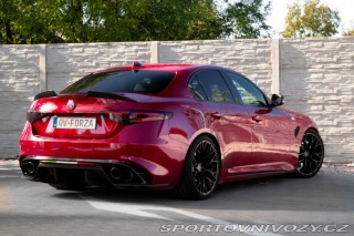 Alfa Romeo Giulia 2.9 Twin Turbo V6 510 AT 2017