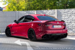 Alfa Romeo Giulia 2.9 Twin Turbo V6 510 AT 2017