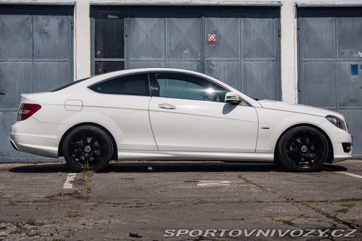 Mercedes-Benz C Kupé 250 CDI BlueEFFICIE 2011