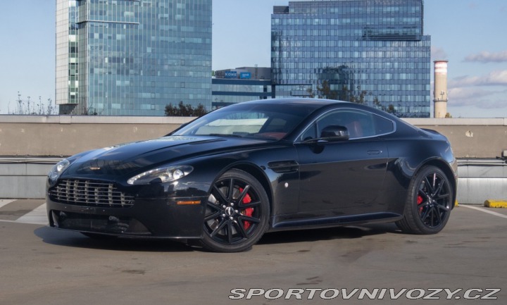 Aston Martin V8 Vantage S 2012
