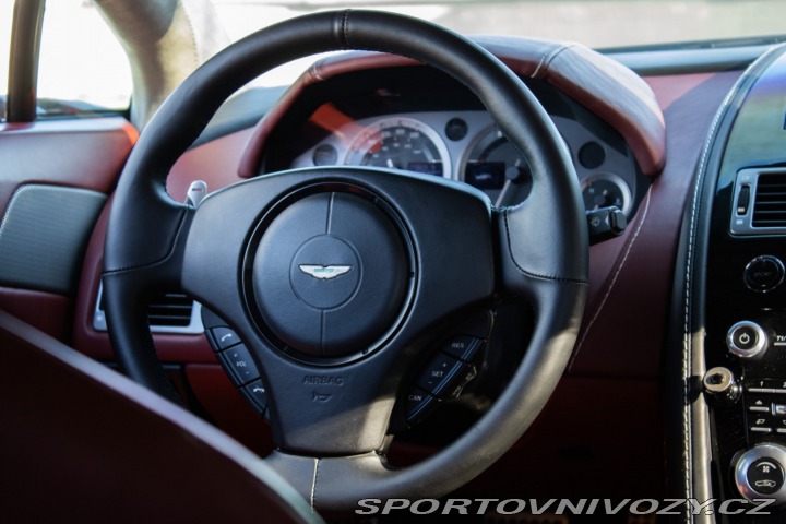 Aston Martin V8 Vantage S 2012