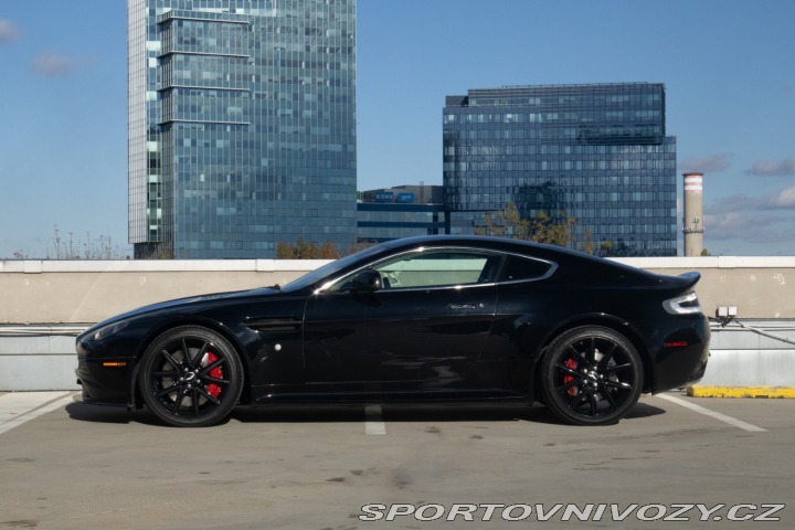 Aston Martin V8 Vantage S 2012