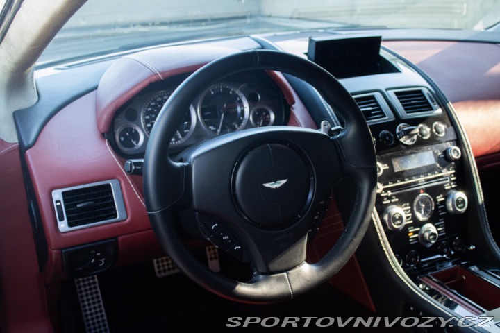 Aston Martin V8 Vantage S 2012