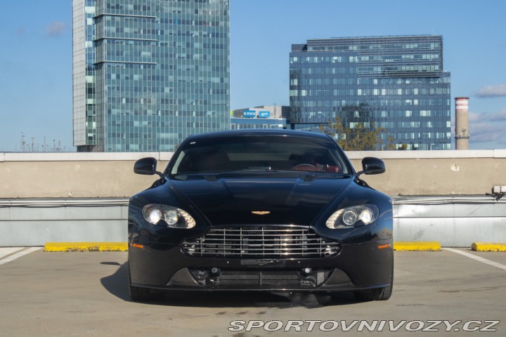 Aston Martin V8 Vantage S 2012