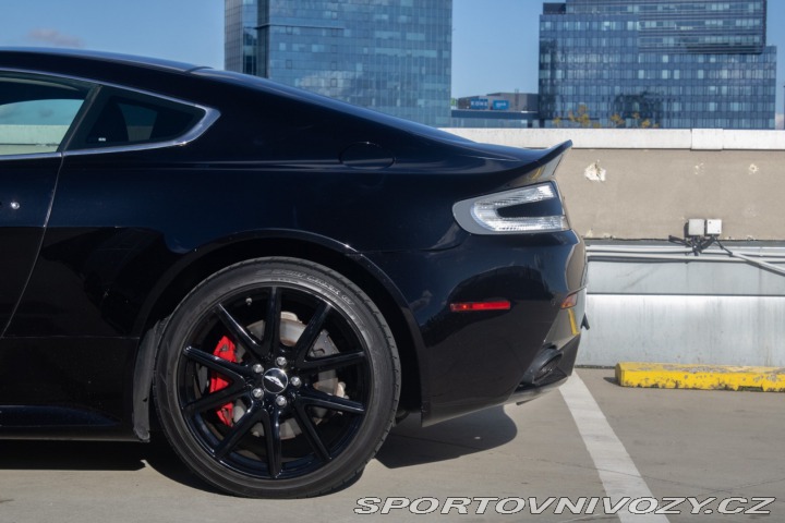 Aston Martin V8 Vantage S 2012