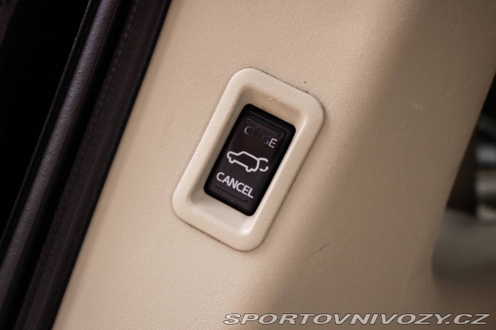 Infiniti Ostatní modely QX56 5.6 V8 AWD 230kW 31 2006