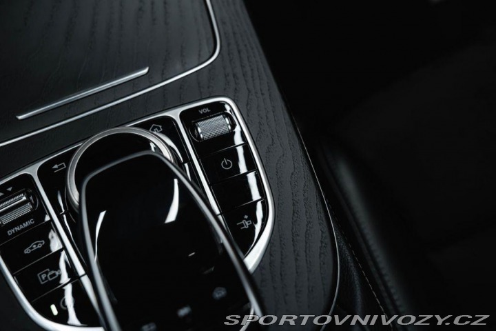 Mercedes-Benz E 4MATIC kupé, AMG Line, BU 2017