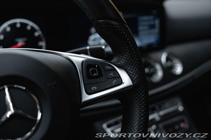 Mercedes-Benz E 4MATIC kupé, AMG Line, BU 2017