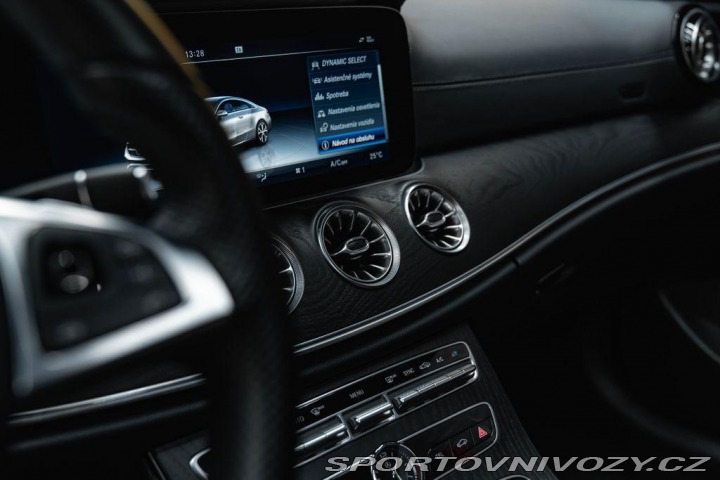 Mercedes-Benz E 4MATIC kupé, AMG Line, BU 2017