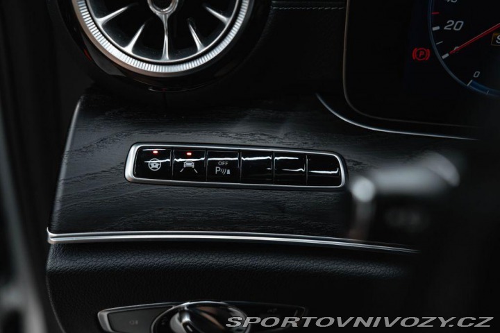 Mercedes-Benz E 4MATIC kupé, AMG Line, BU 2017
