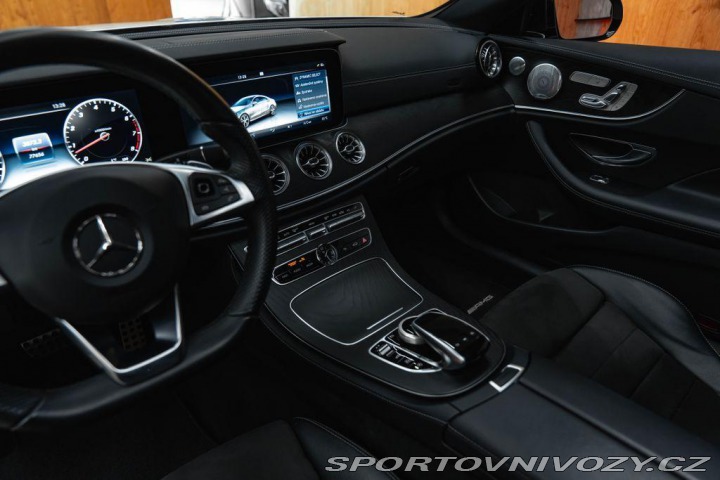 Mercedes-Benz E 4MATIC kupé, AMG Line, BU 2017