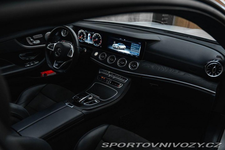 Mercedes-Benz E 4MATIC kupé, AMG Line, BU 2017