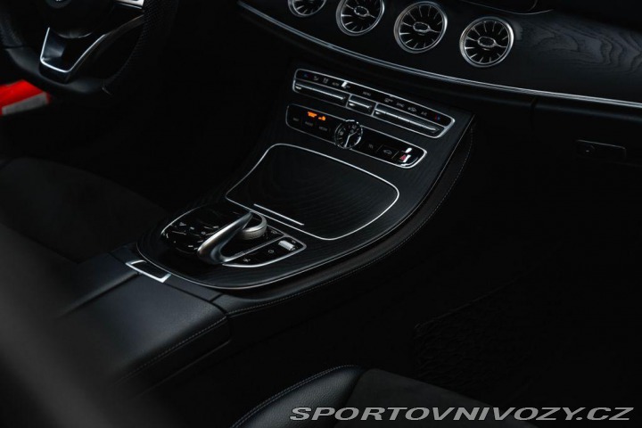 Mercedes-Benz E 4MATIC kupé, AMG Line, BU 2017