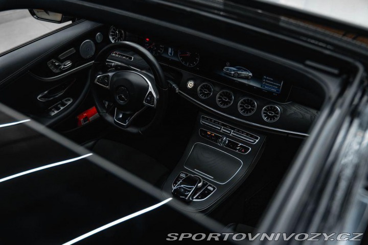 Mercedes-Benz E 4MATIC kupé, AMG Line, BU 2017
