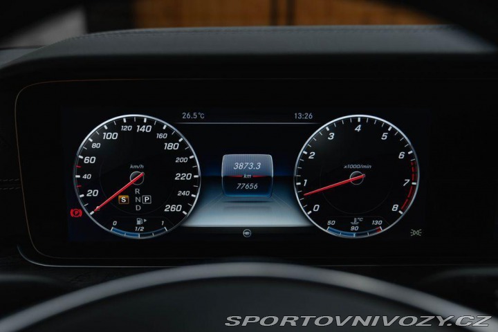 Mercedes-Benz E 4MATIC kupé, AMG Line, BU 2017