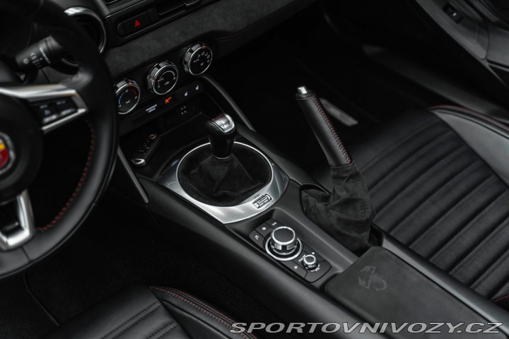 Abarth 124 Spider BR SPIDER, BOSE, OZ, VÝFU 2017