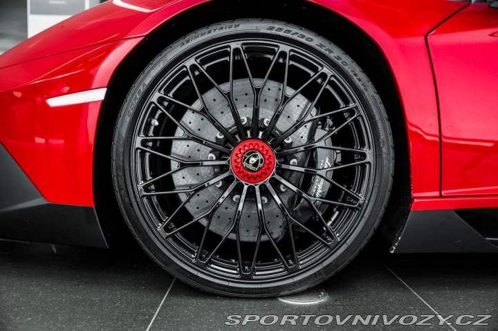 Lamborghini Aventador SuperVeloce Coupé / 1600 2017