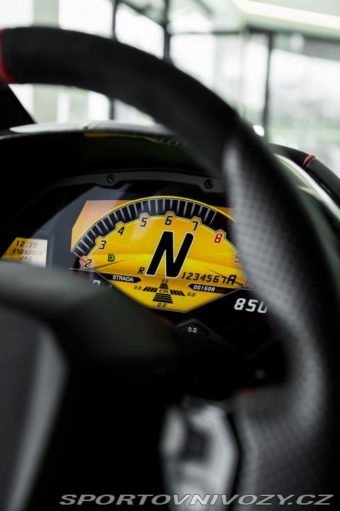 Lamborghini Aventador SuperVeloce Coupé / 1600 1800