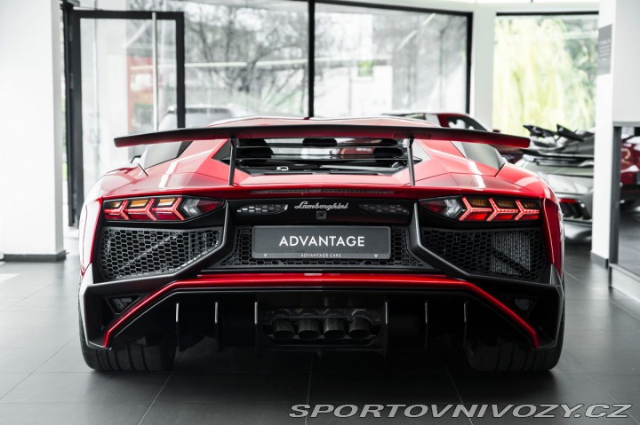 Lamborghini Aventador SuperVeloce Coupé / 1600 2017