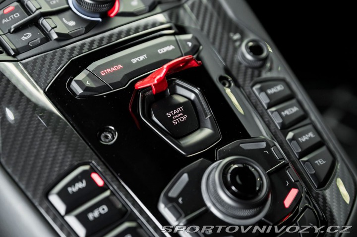 Lamborghini Aventador SuperVeloce Coupé / 1600 2017