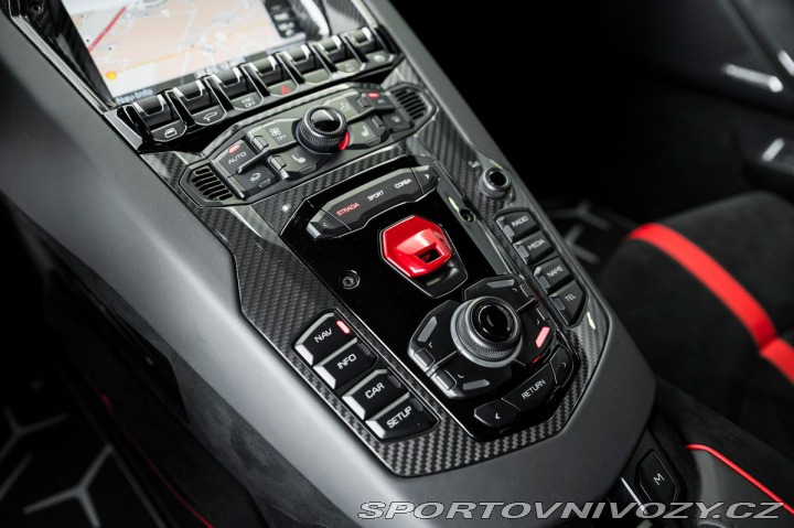 Lamborghini Aventador SuperVeloce Coupé / 1600 2017