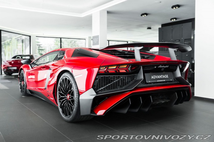 Lamborghini Aventador SuperVeloce Coupé / 1600 2017