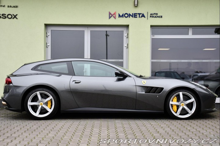 Ferrari GTC4Lusso V12 DCT P-DISPLAY LIFT 14 2018