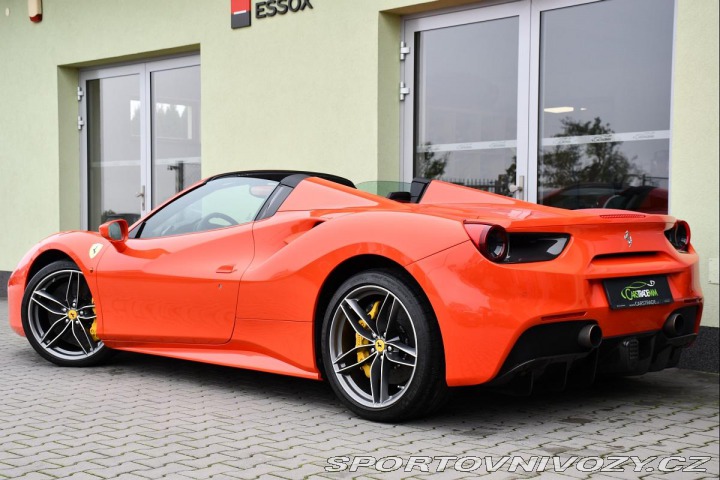 Ferrari 488 SPIDER CARBON TAILOR MADE 2018