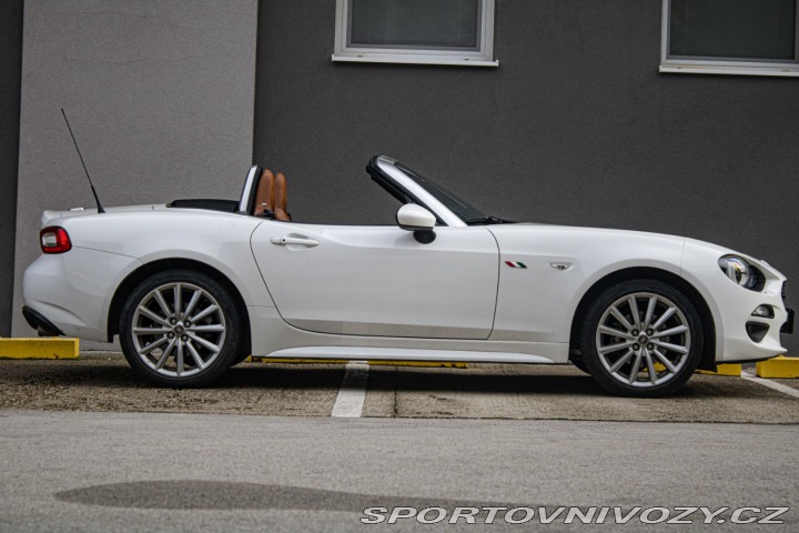 Fiat 124 Spider Lusso 1.4 Turbo MultiAir 2016