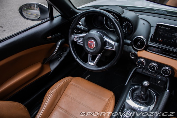Fiat 124 Spider Lusso 1.4 Turbo MultiAir 2016