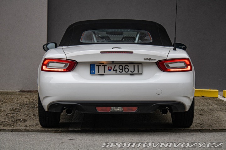 Fiat 124 Spider Lusso 1.4 Turbo MultiAir 2016