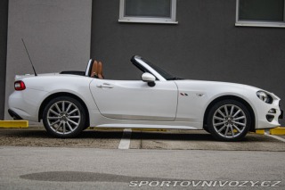Fiat 124 Spider Lusso 1.4 Turbo MultiAir 2016