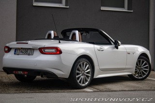Fiat 124 Spider Lusso 1.4 Turbo MultiAir 2016