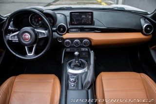Fiat 124 Spider Lusso 1.4 Turbo MultiAir 2016