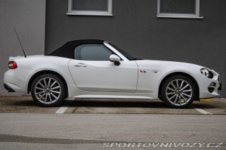 Fiat 124 Spider Lusso 1.4 Turbo MultiAir 2016